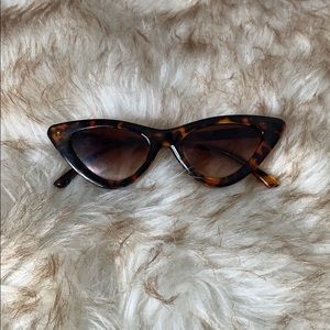 Women’s Cheetah Print Retro Cat Eye Sunglasses